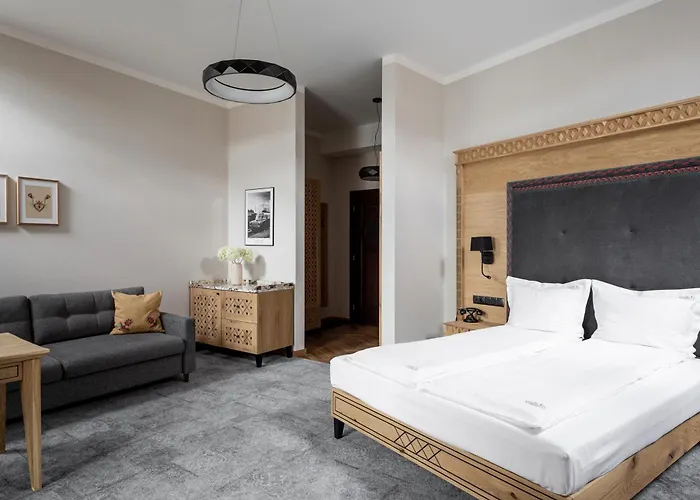 Cristina Aparthotel 4*