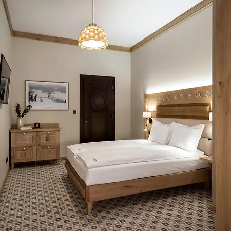 Cristina Apartmanhotel