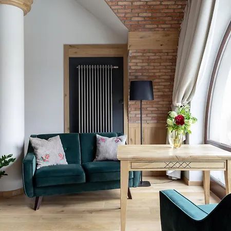 Cristina Apartmanhotel 4*