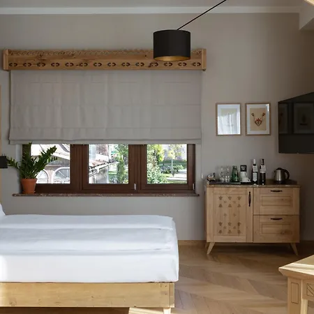 Apartmanhotel Cristina 4*