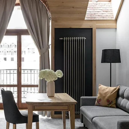 Cristina Apartmanhotel