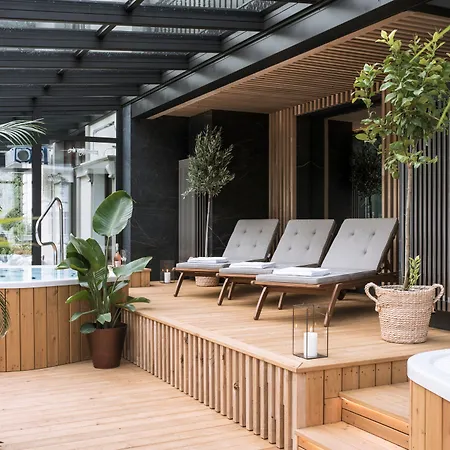 Cristina Apartmanhotel