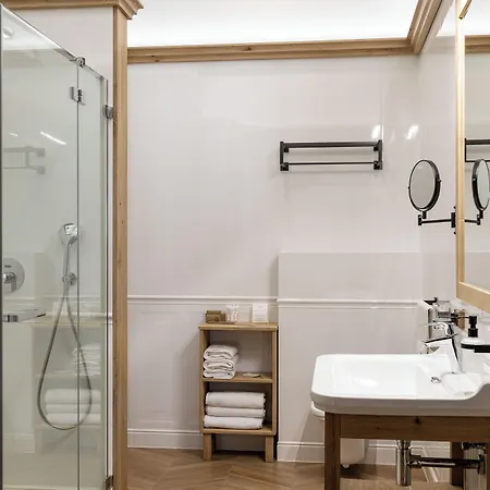 Cristina Aparthotel 4*